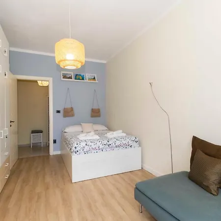 Aurora Colourful Apartment