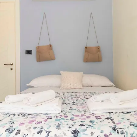 Aurora Colourful Apartment Turin