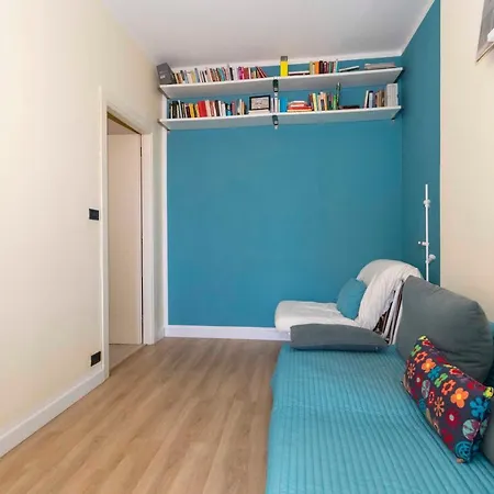 Apartment Aurora Colourful Turin