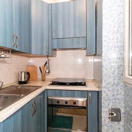 Aurora Colourful Apartment