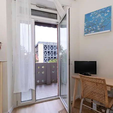 Aurora Colourful Apartment *