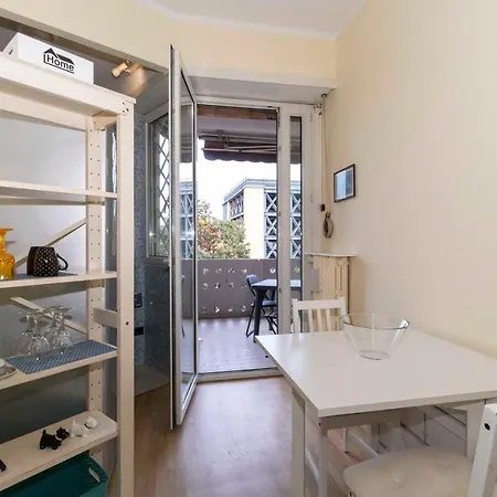 Apartment Aurora Colourful Turin