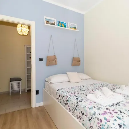 Aurora Colourful Apartment *